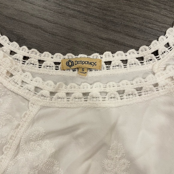 white top - Picture 2 of 5